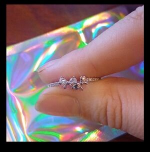 ♥️S Individually $10 Or Bundle 5/$20 Dainty Silver Bow Ring Size 8
